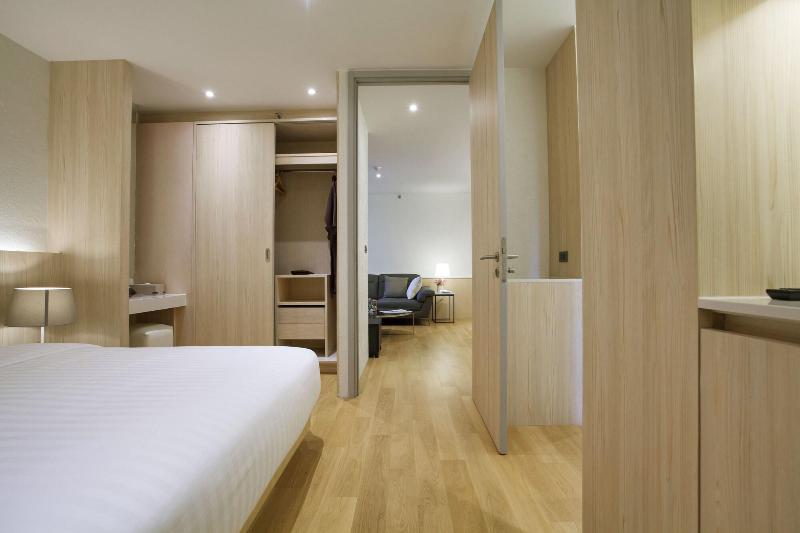 Balcony Seaside Sriracha Hotel Serviced Apartments - Oda