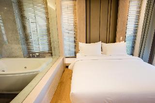 Balcony Seaside Sriracha Hotel Serviced Apartments fotoÄŸrafÄ±