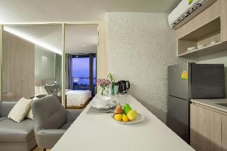 Balcony Seaside Sriracha Hotel Serviced Apartments fotoÄŸrafÄ±
