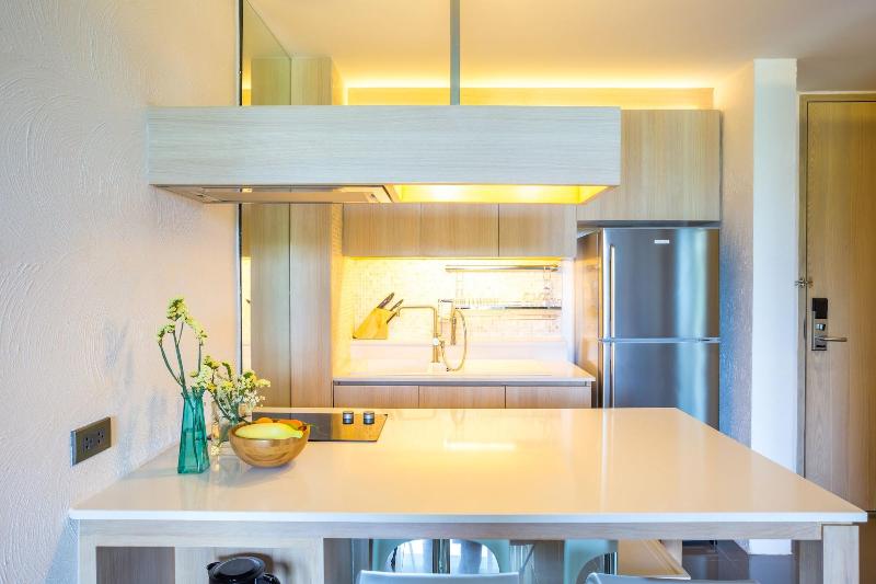 Balcony Seaside Sriracha Hotel Serviced Apartments - Oda