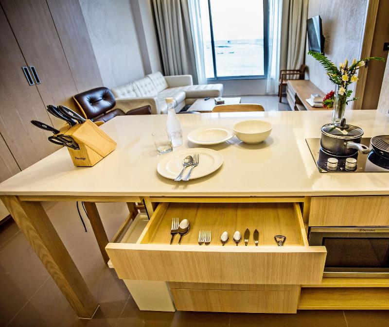 Balcony Seaside Sriracha Hotel Serviced Apartments - Oda