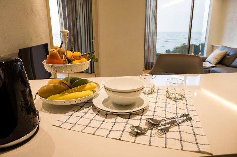 Balcony Seaside Sriracha Hotel Serviced Apartments - Oda