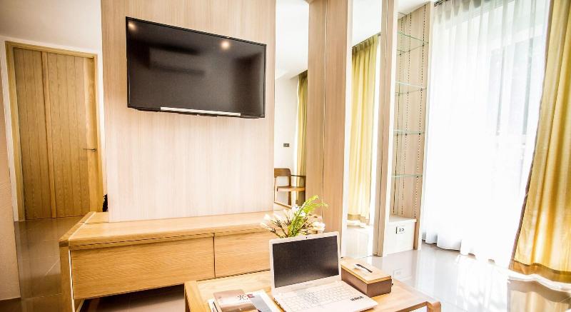 Balcony Seaside Sriracha Hotel Serviced Apartments - Oda