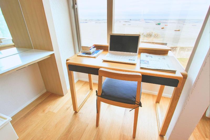 Balcony Seaside Sriracha Hotel Serviced Apartments - Oda