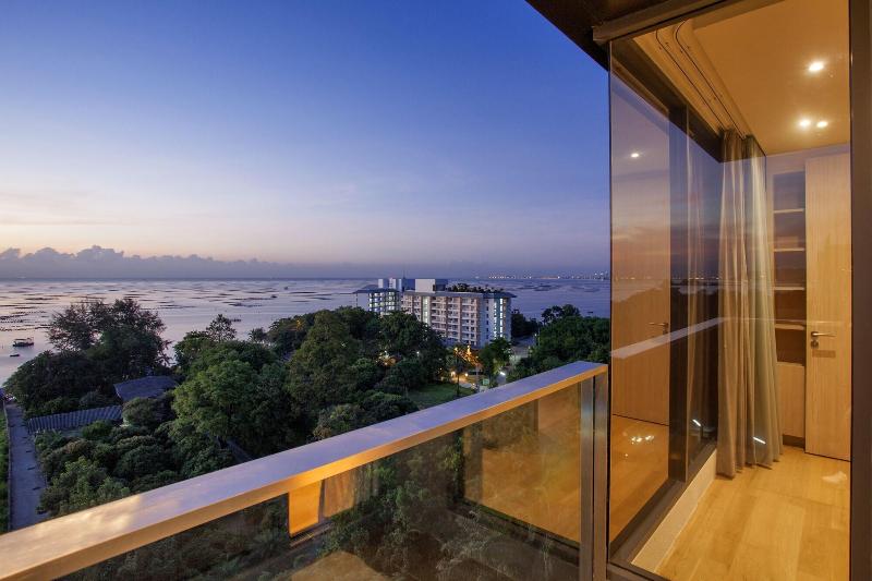 Balcony Seaside Sriracha Hotel Serviced Apartments - Oda