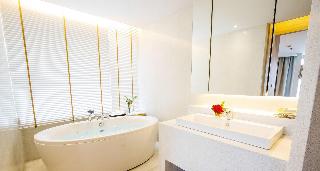 Balcony Seaside Sriracha Hotel Serviced Apartments fotoÄŸrafÄ±