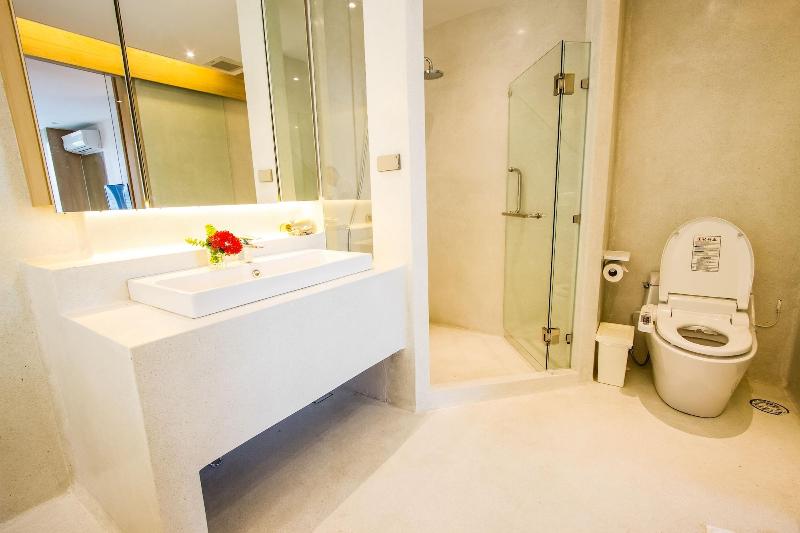 Balcony Seaside Sriracha Hotel Serviced Apartments - Oda