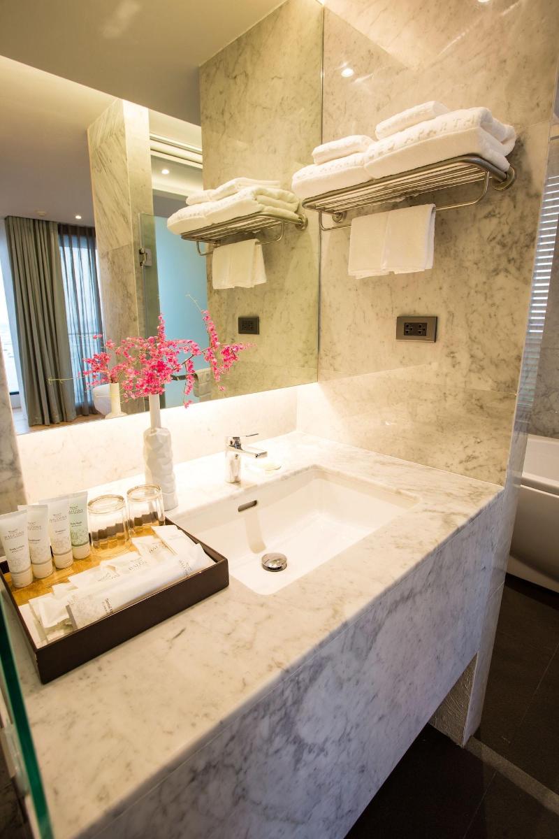 Balcony Seaside Sriracha Hotel Serviced Apartments - Oda
