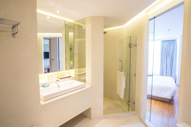 Balcony Seaside Sriracha Hotel Serviced Apartments - Oda