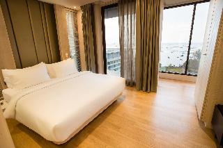 Balcony Seaside Sriracha Hotel Serviced Apartments fotoÄŸrafÄ±