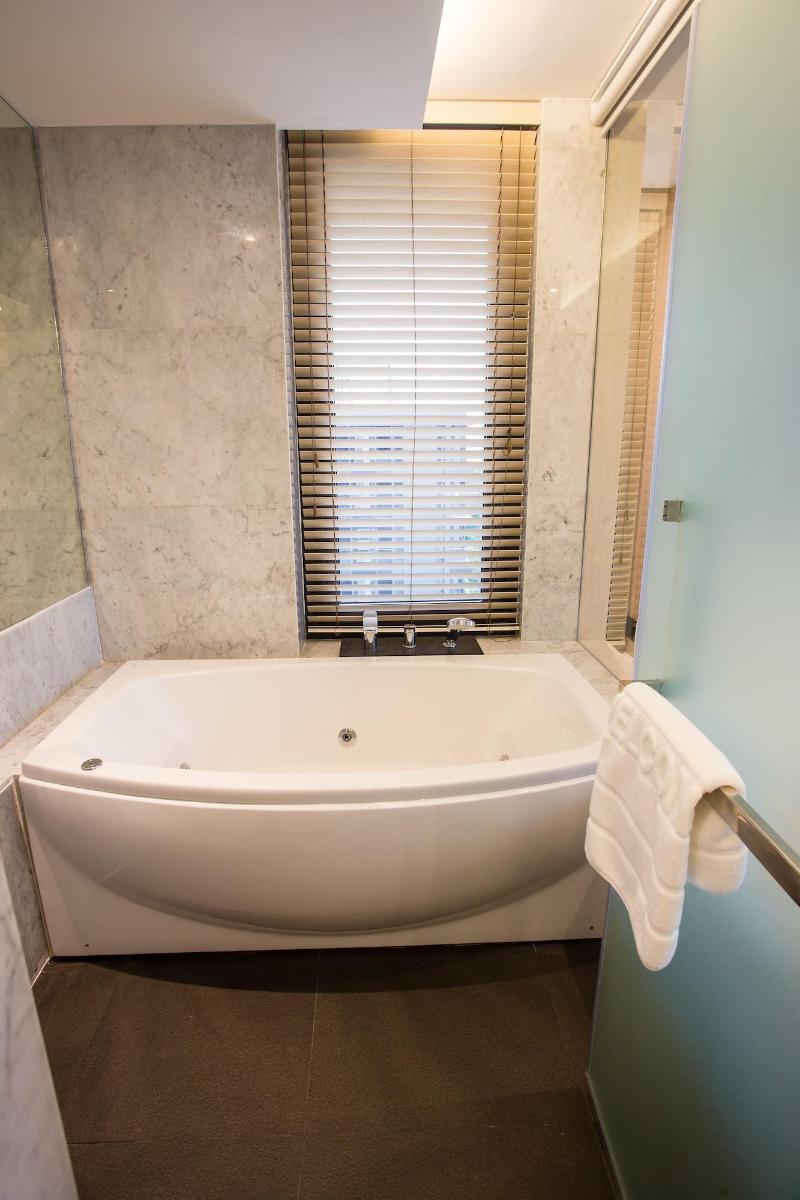 Balcony Seaside Sriracha Hotel Serviced Apartments - Oda