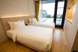 Balcony Seaside Sriracha Hotel Serviced Apartments fotoÄŸrafÄ±