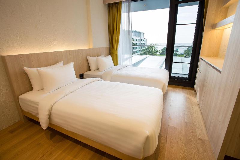 Balcony Seaside Sriracha Hotel Serviced Apartments - Oda