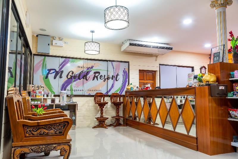 P N Gold Resort - Lobi