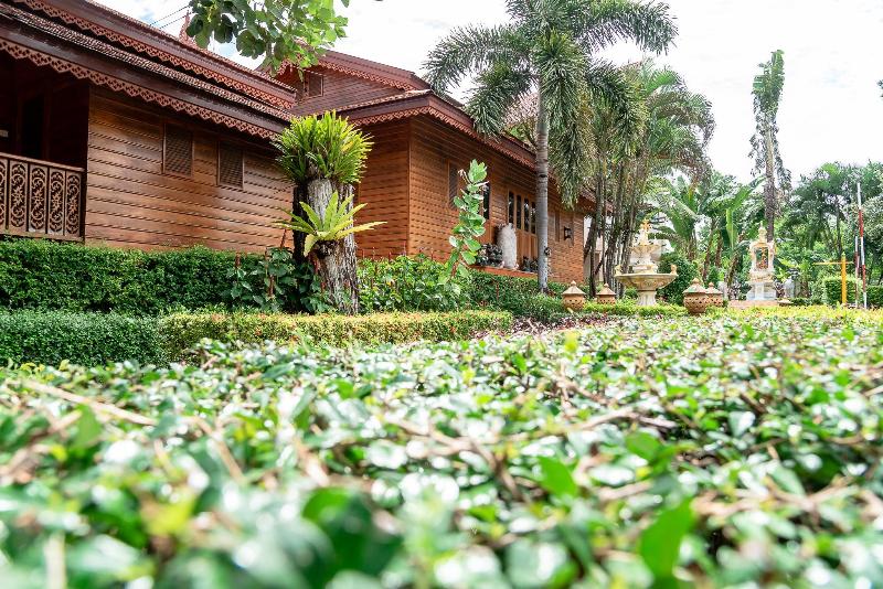 P N Gold Resort - Genel