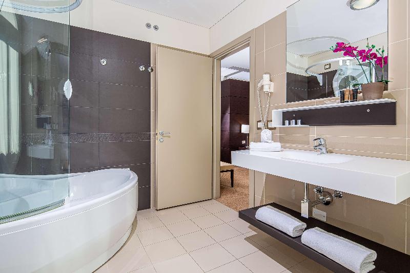 Europalace Hotel BW Signature Collection - Oda