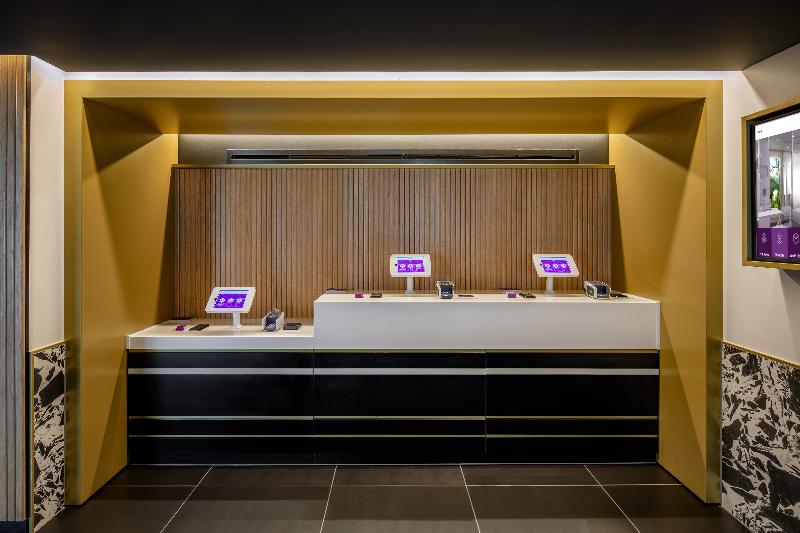 Yotel Edinburgh - Lobi