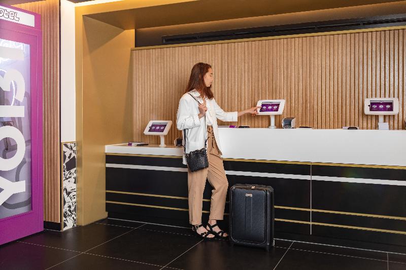 Yotel Edinburgh - Lobi