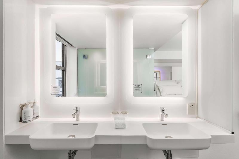 Yotel Edinburgh - Oda