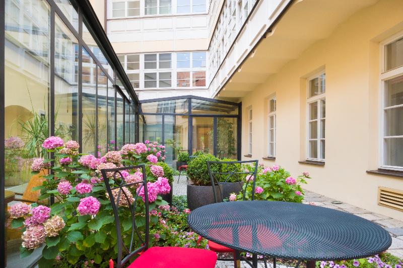 Boutique Hotel BOOKQUET - Teras