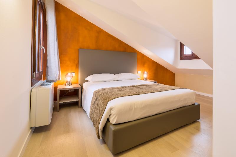 Charming Palace Corte Del Teatro - Oda