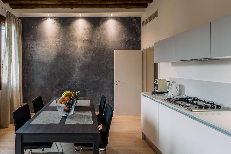 Charming Palace Corte Del Teatro - Oda