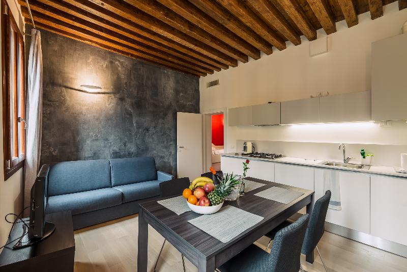 Charming Palace Corte Del Teatro - Oda