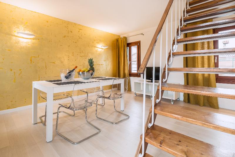 Charming Palace Corte Del Teatro - Oda