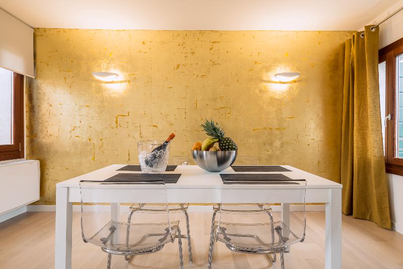 Charming Palace Corte Del Teatro - Oda