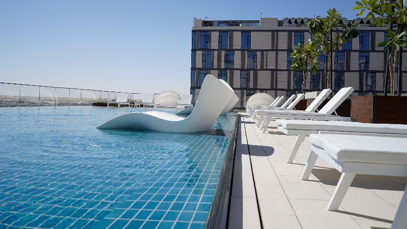 Staybridge Suites Dubai Al-Maktoum Airport - Havuz