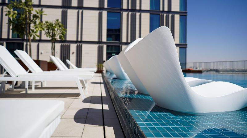 Staybridge Suites Dubai Al-Maktoum Airport - Havuz