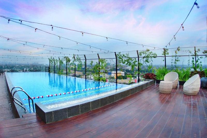 Aviary Bintaro - Havuz