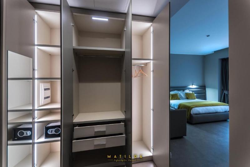 Lifestyle Hotel Matilde Naples - Oda