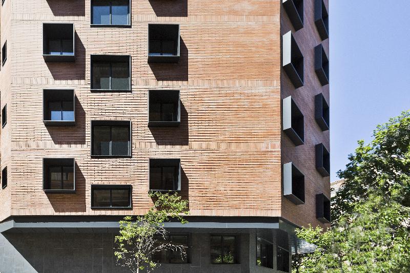 Brick Barcelona - Genel