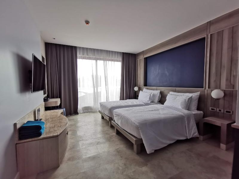Seabed Grand Hotel Phuket - Oda
