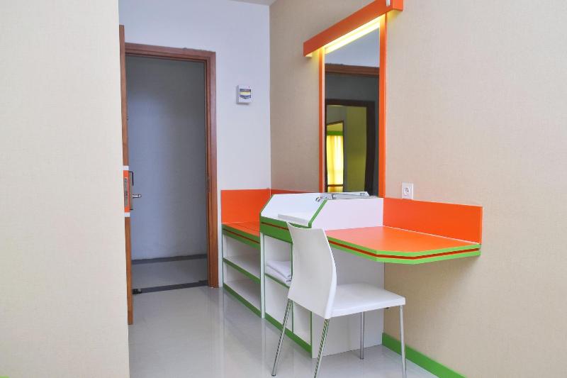 Titanium Express Homtel - Oda