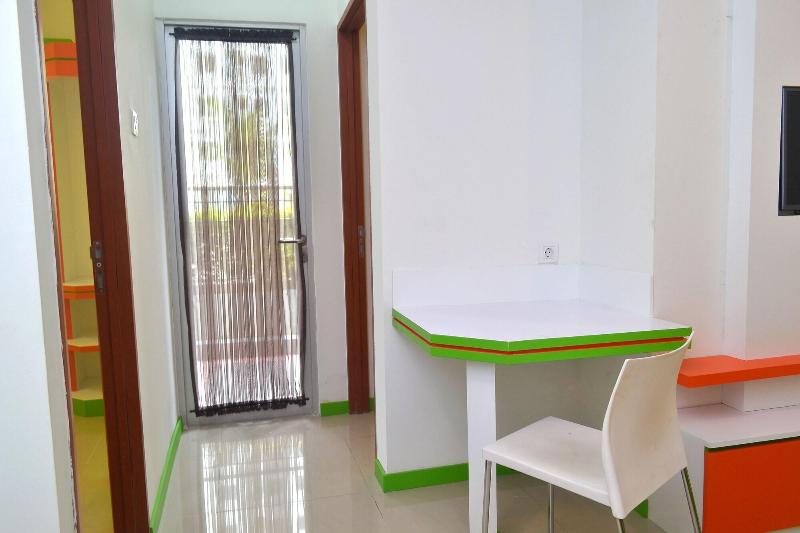 Titanium Express Homtel - Oda