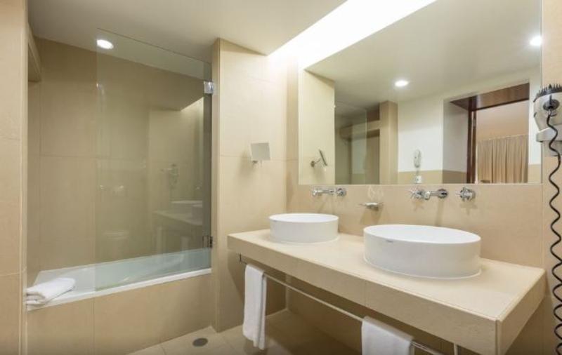 NAU Sao Rafael Suites - Oda