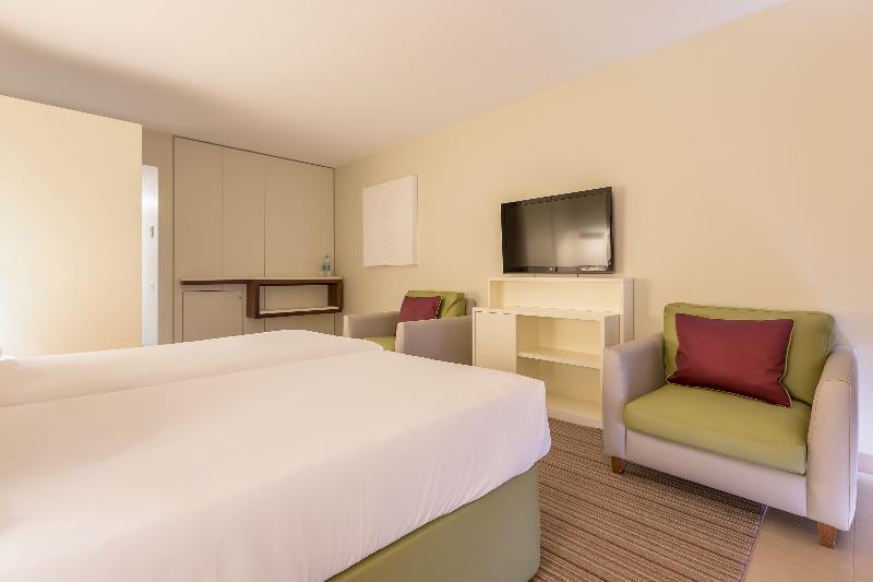 NAU Sao Rafael Suites - Oda