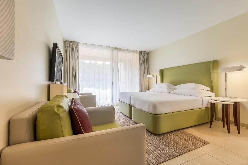 NAU Sao Rafael Suites - Oda