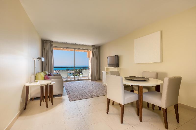 NAU Sao Rafael Suites - Oda