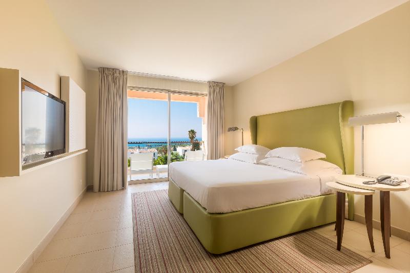 NAU Sao Rafael Suites - Oda
