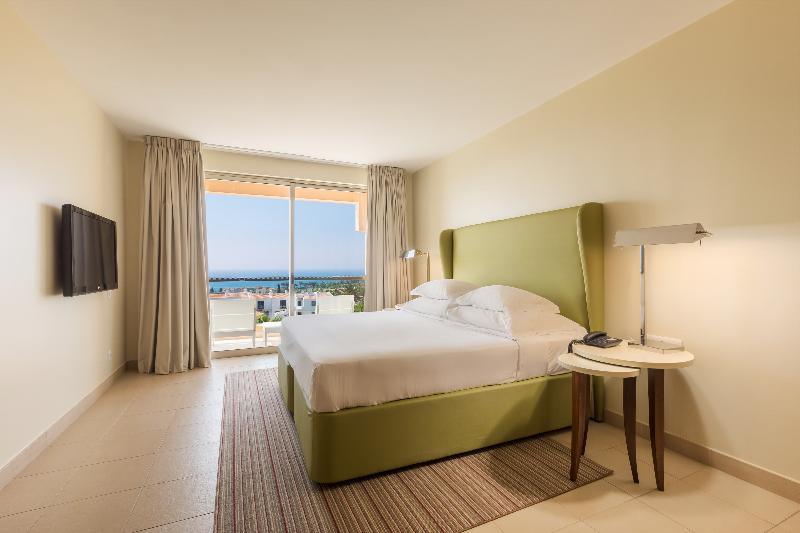 NAU Sao Rafael Suites - Oda