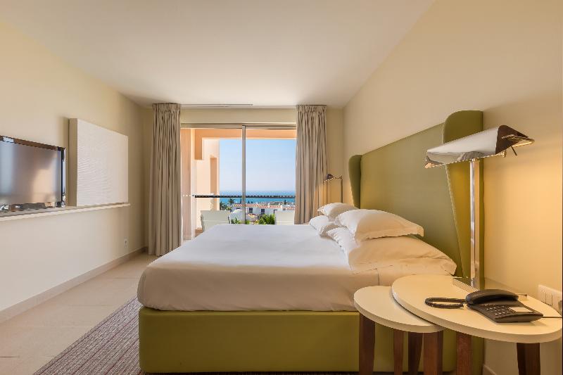 NAU Sao Rafael Suites - Oda