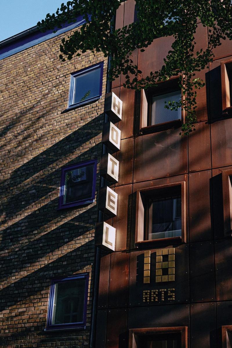 18Arts Hotel - Genel