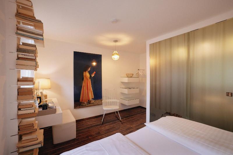 18Arts Hotel - Oda