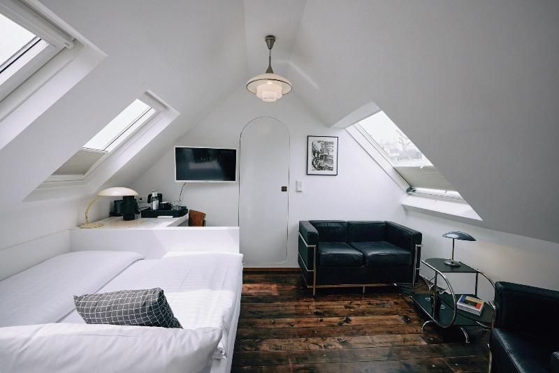 18Arts Hotel - Oda