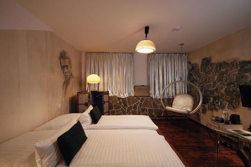 18Arts Hotel - Oda
