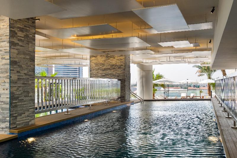 Park Regis Business Bay Dubai Hotel - Havuz