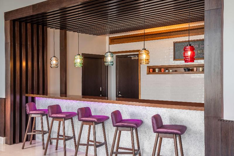 Park Inn By Radisson Jeddah Madinah Road - Bar